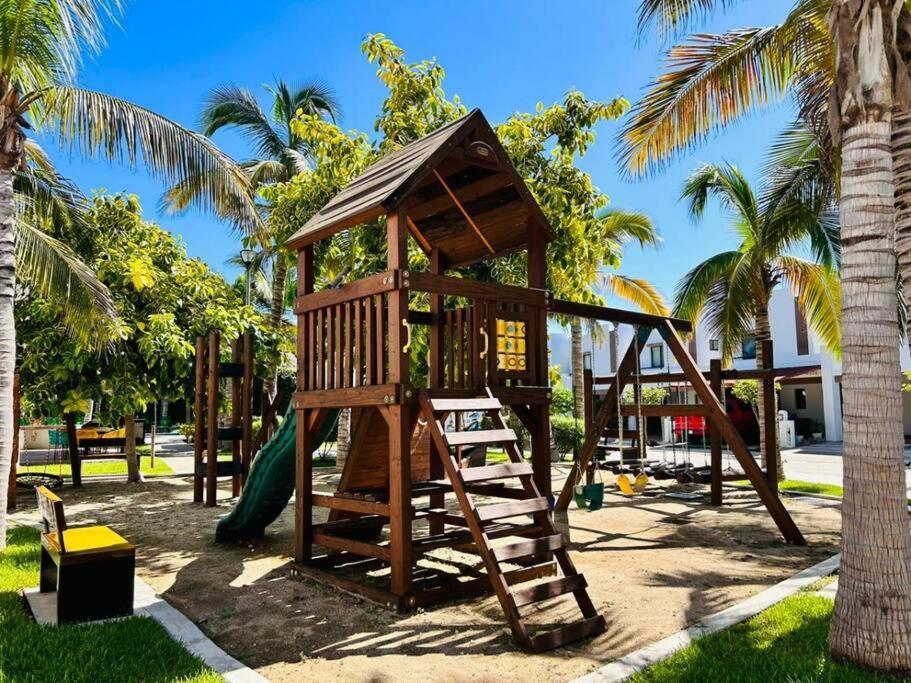 Hermosa Casa A 2 Min De La Playa By Partnerhost Ла-Флорида Экстерьер фото